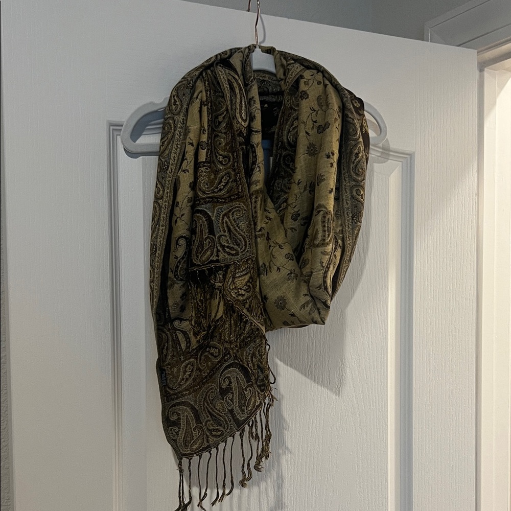 Paisley Patterned Scarf with Fringe